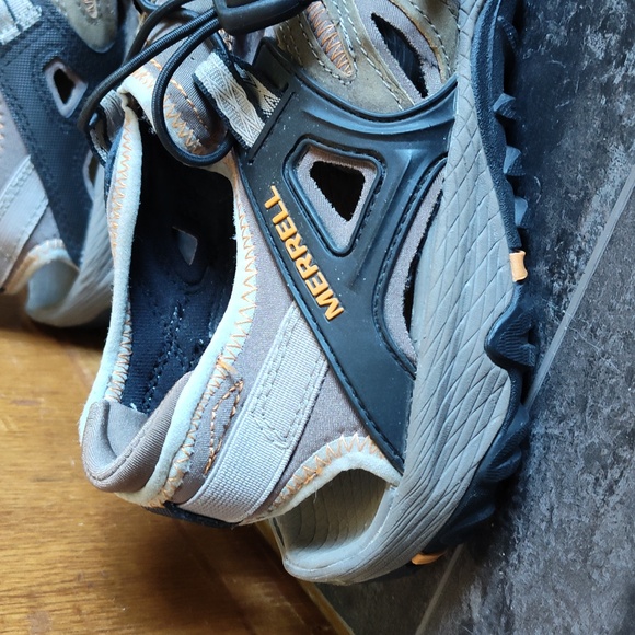 NEW! Merrell shoes - Picture 2 of 4